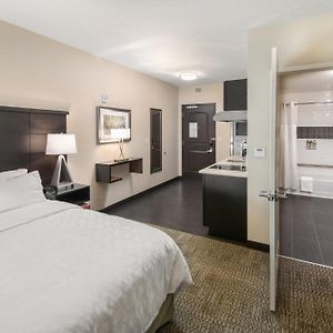 Queen Studio Suite Roll Shower Disability Accessible or Non-Smoking